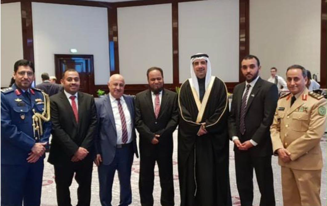 خالد الجندان مع سعادة السفراء والملحقين العسكريين خلال الاحتفال باليوم الوطني البحريني