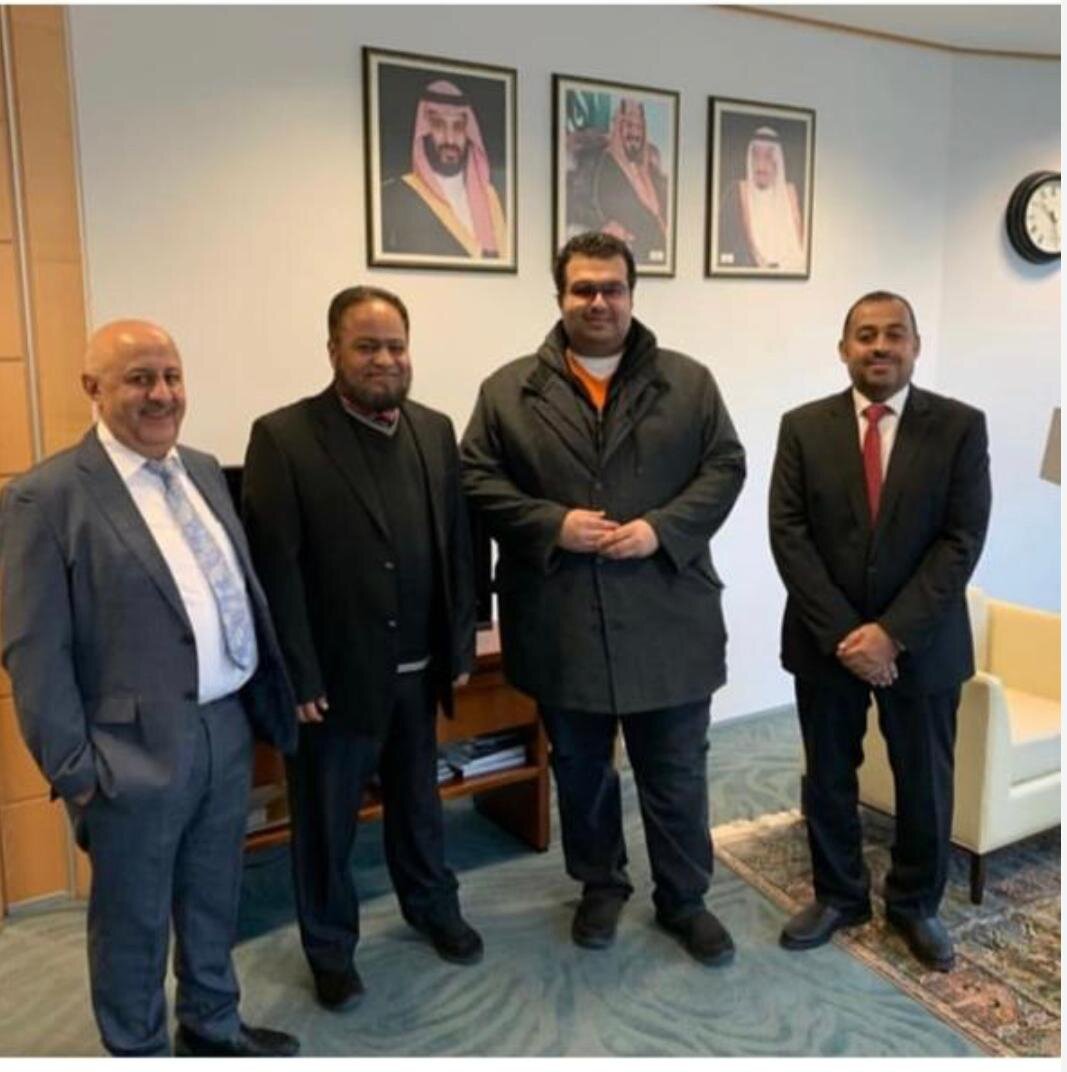 خالد الجندان خلال زيارة سمو الأمير محمد بن بندر للملحقية الصحية بألمانيا
