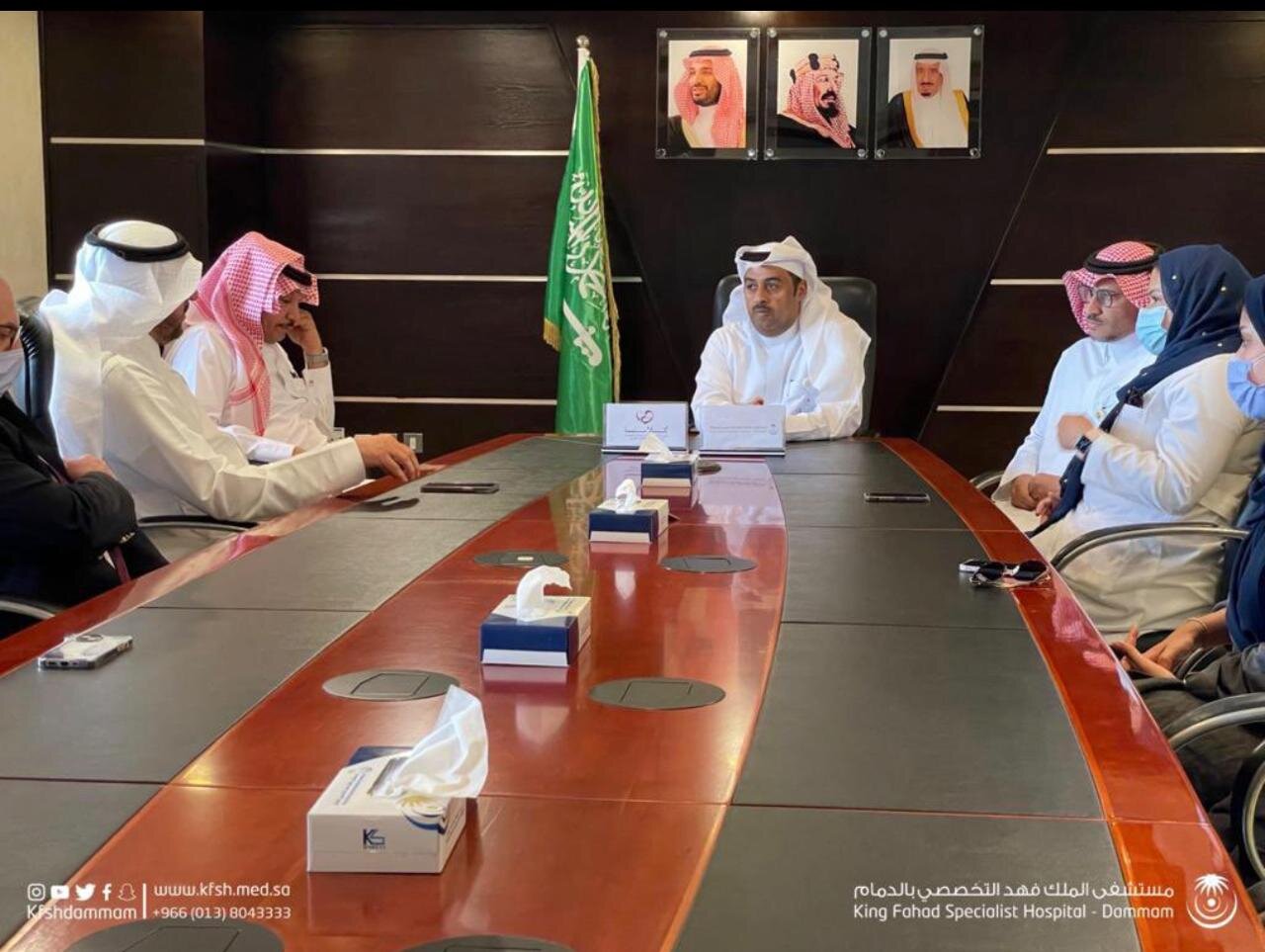 خالد الجندان ممثلًا للمستشفى في توقيع اتفاقية مع جمعية الأمير فهد بن سلمان الخيرية